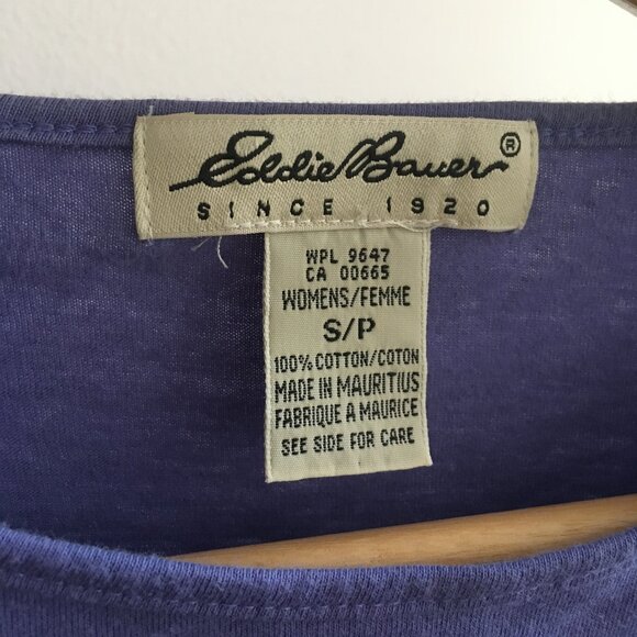 Vintage 100% cotton periwinkle Eddie Bauer t-shirt (Women's size XS - S) - Picture 3 of 8